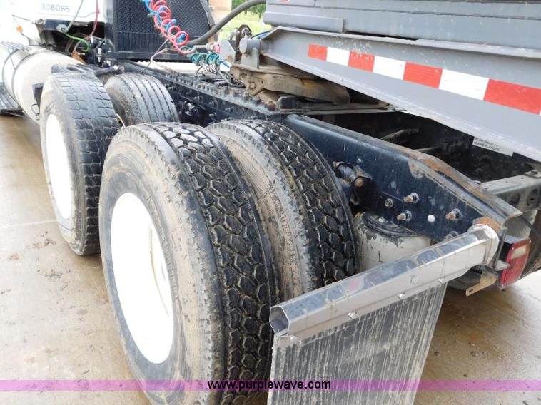 image for item K7162 2007 International TranStar 8600 semi truck