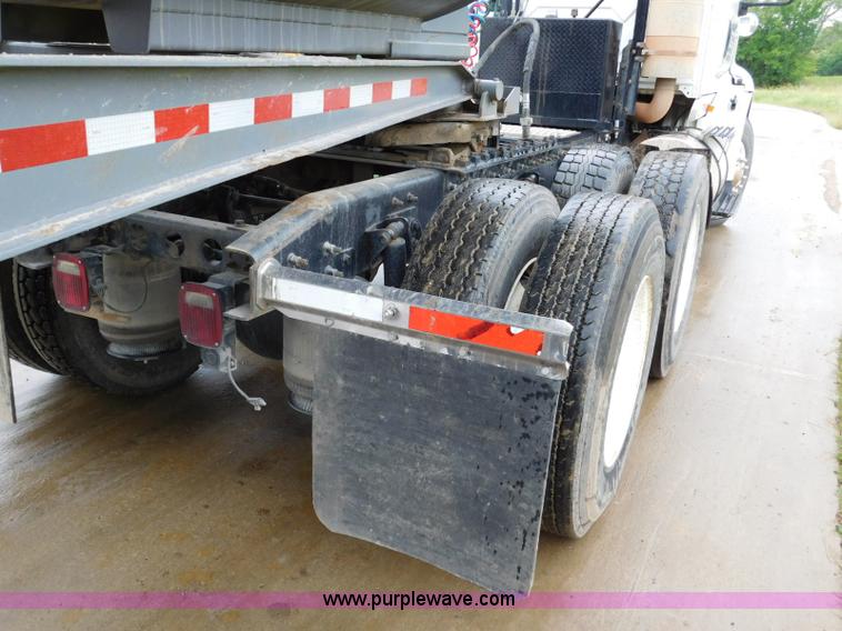 image for item K7162 2007 International TranStar 8600 semi truck