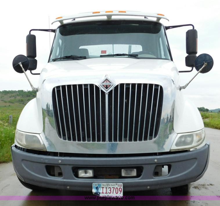 image for item K7162 2007 International TranStar 8600 semi truck