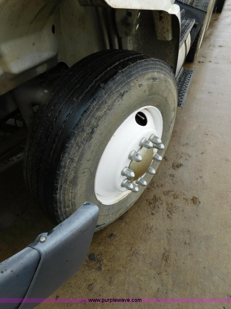 image for item K7162 2007 International TranStar 8600 semi truck