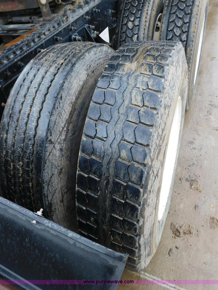 image for item K7162 2007 International TranStar 8600 semi truck