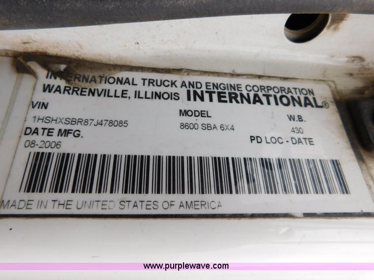 image for item K7162 2007 International TranStar 8600 semi truck