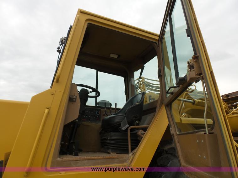 image for item K7163 1996 Caterpillar 615C elevating scraper
