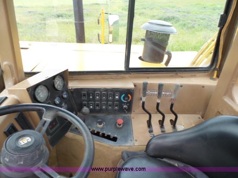 image for item K7163 1996 Caterpillar 615C elevating scraper