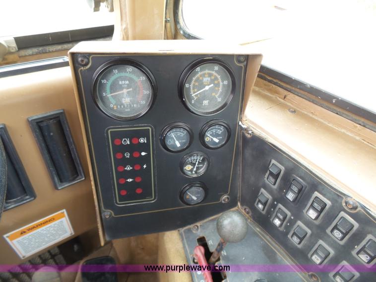 image for item K7163 1996 Caterpillar 615C elevating scraper