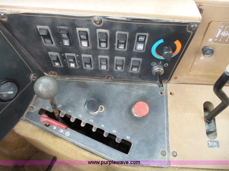 image for item K7163 1996 Caterpillar 615C elevating scraper