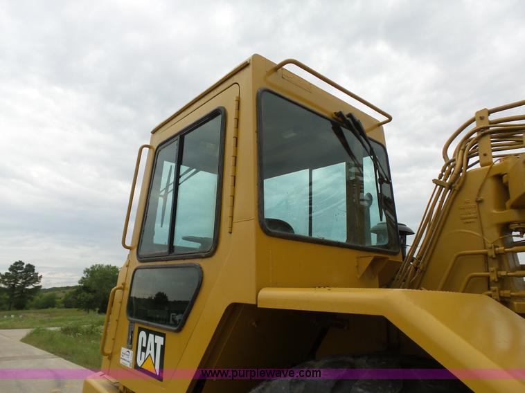 image for item K7163 1996 Caterpillar 615C elevating scraper