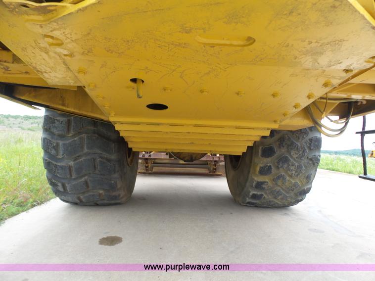 image for item K7163 1996 Caterpillar 615C elevating scraper