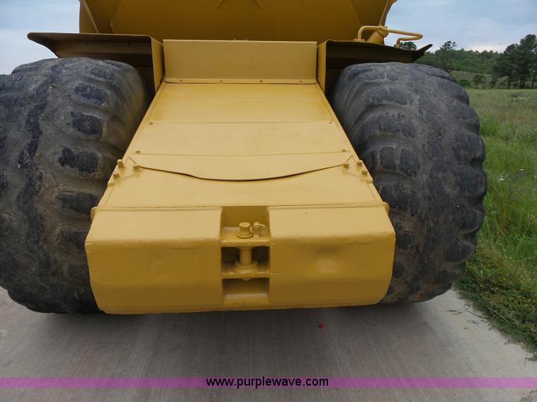 image for item K7163 1996 Caterpillar 615C elevating scraper