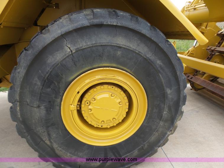 image for item K7163 1996 Caterpillar 615C elevating scraper