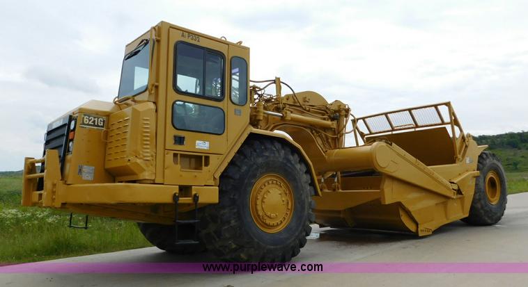 image for item K7164 2001 Caterpillar 621G conventional scraper