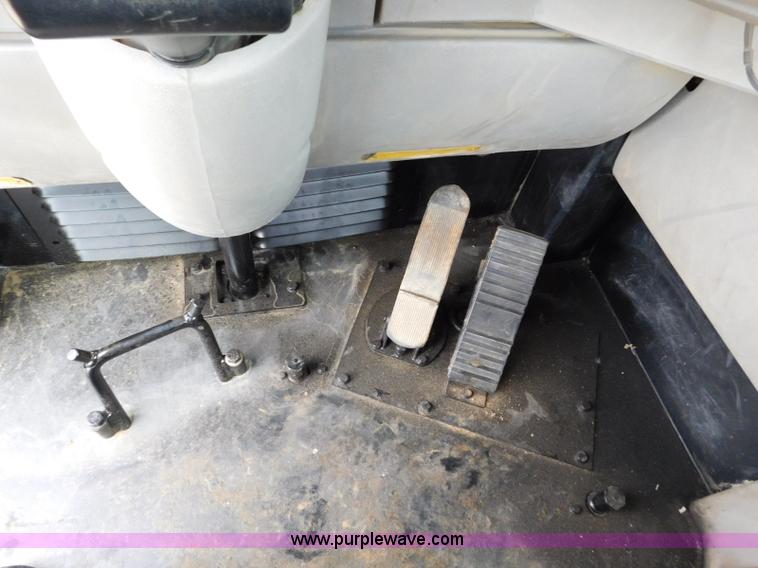 image for item K7164 2001 Caterpillar 621G conventional scraper