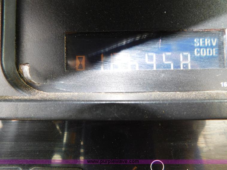 image for item K7164 2001 Caterpillar 621G conventional scraper