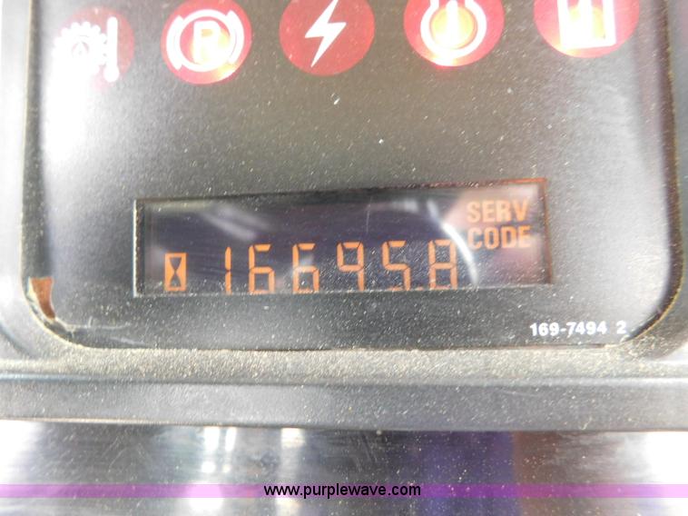 image for item K7164 2001 Caterpillar 621G conventional scraper