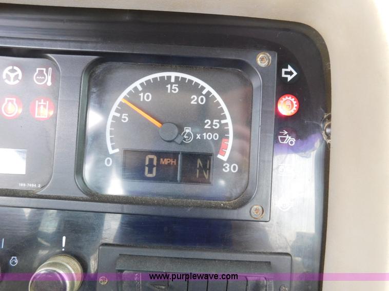 image for item K7164 2001 Caterpillar 621G conventional scraper