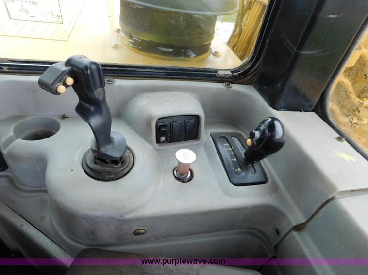 image for item K7164 2001 Caterpillar 621G conventional scraper