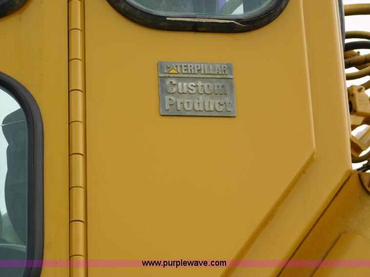 image for item K7164 2001 Caterpillar 621G conventional scraper