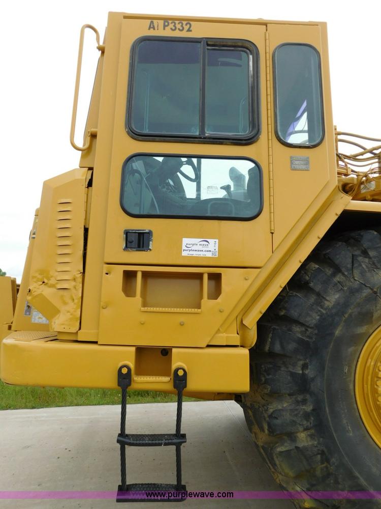 image for item K7164 2001 Caterpillar 621G conventional scraper