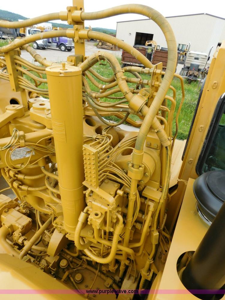 image for item K7164 2001 Caterpillar 621G conventional scraper