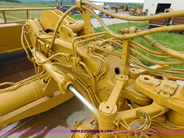 image for item K7164 2001 Caterpillar 621G conventional scraper