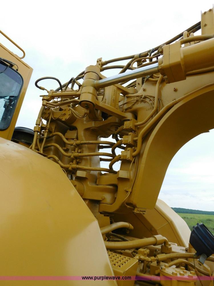 image for item K7164 2001 Caterpillar 621G conventional scraper