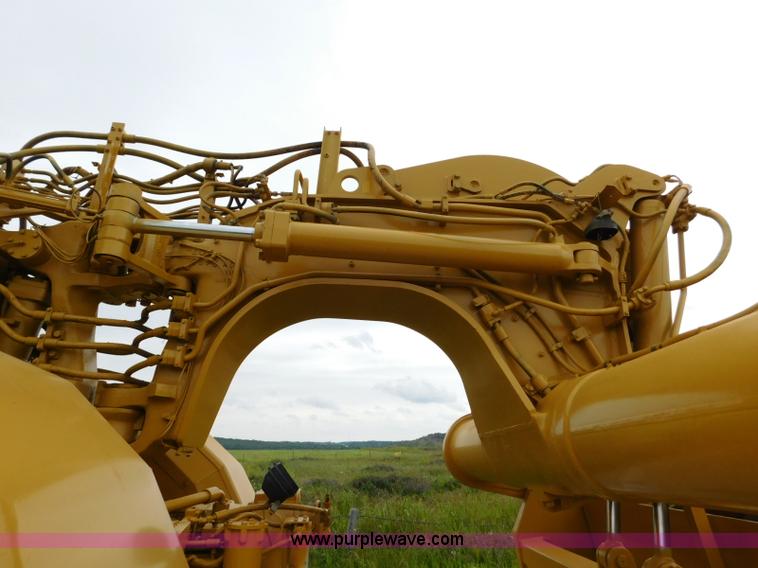 image for item K7164 2001 Caterpillar 621G conventional scraper
