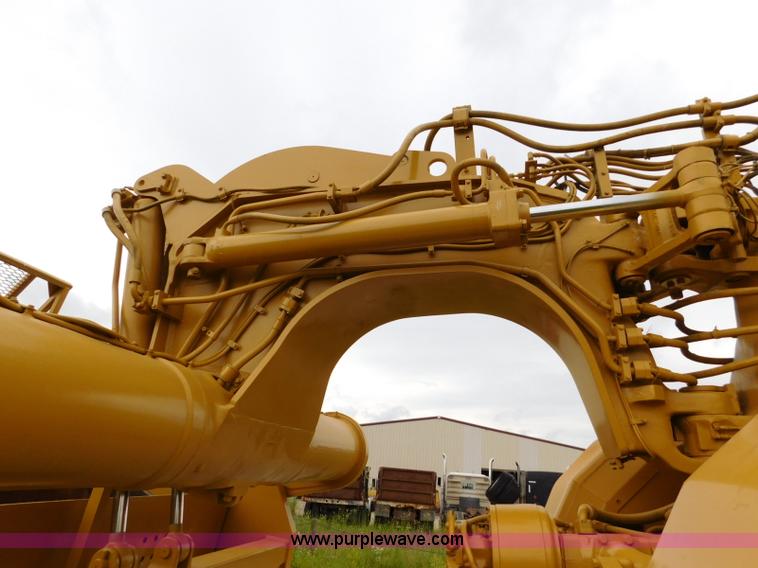 image for item K7164 2001 Caterpillar 621G conventional scraper