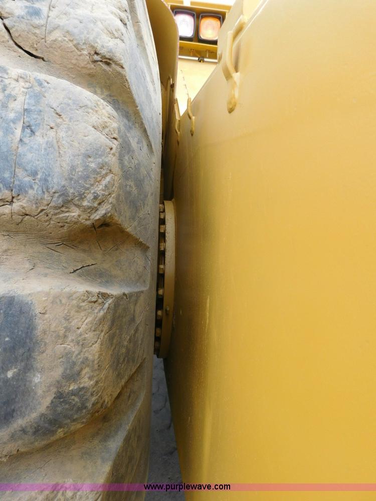 image for item K7164 2001 Caterpillar 621G conventional scraper