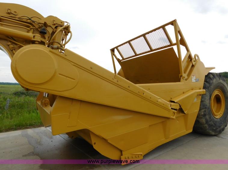 image for item K7164 2001 Caterpillar 621G conventional scraper