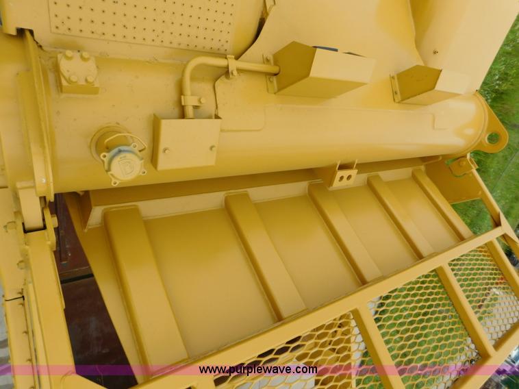 image for item K7164 2001 Caterpillar 621G conventional scraper