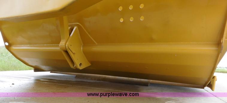 image for item K7164 2001 Caterpillar 621G conventional scraper