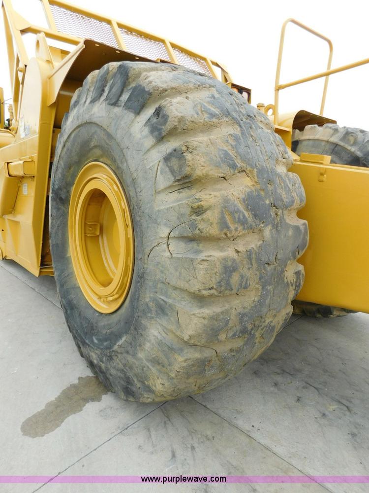 image for item K7164 2001 Caterpillar 621G conventional scraper