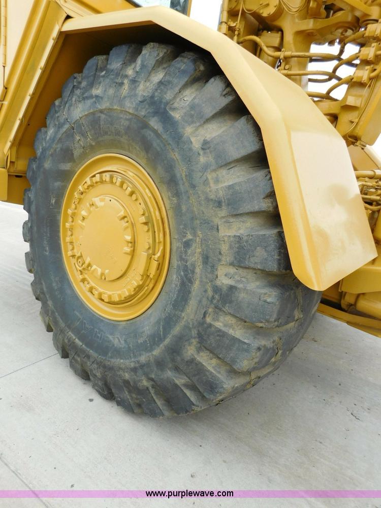 image for item K7164 2001 Caterpillar 621G conventional scraper