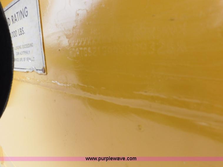 image for item K7164 2001 Caterpillar 621G conventional scraper