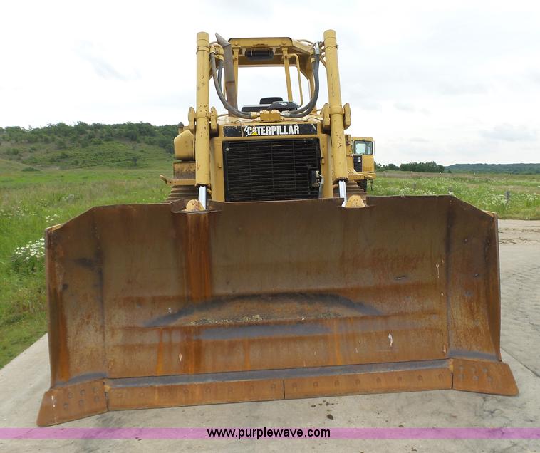 image for item K7165 1998 Caterpillar D6R XL dozer