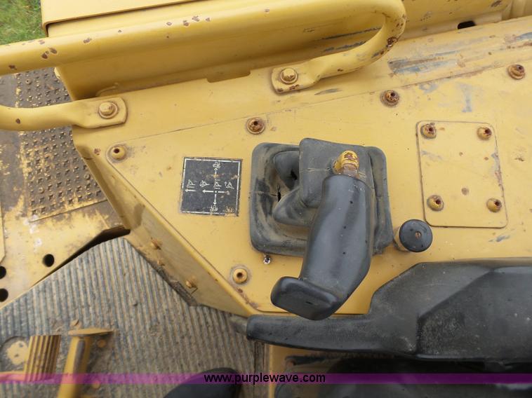 image for item K7165 1998 Caterpillar D6R XL dozer