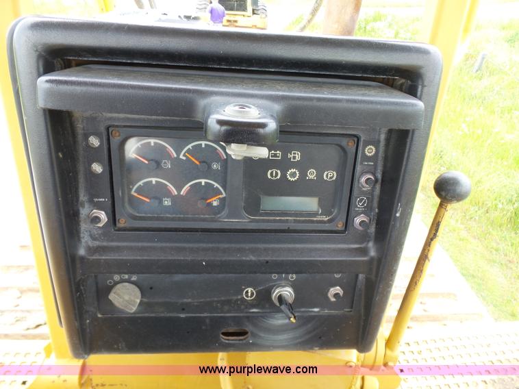 image for item K7165 1998 Caterpillar D6R XL dozer