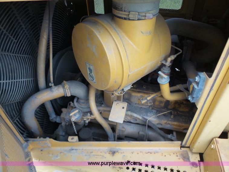 image for item K7165 1998 Caterpillar D6R XL dozer