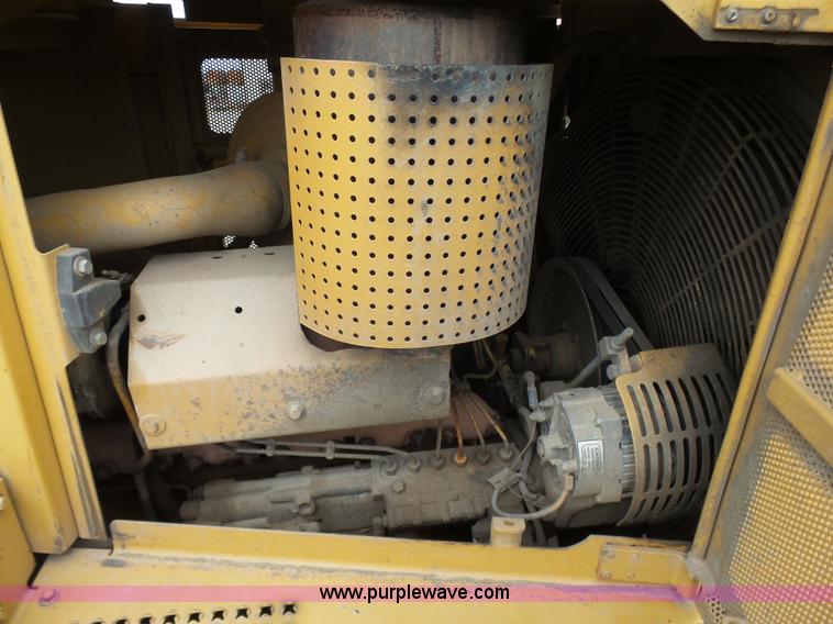 image for item K7165 1998 Caterpillar D6R XL dozer