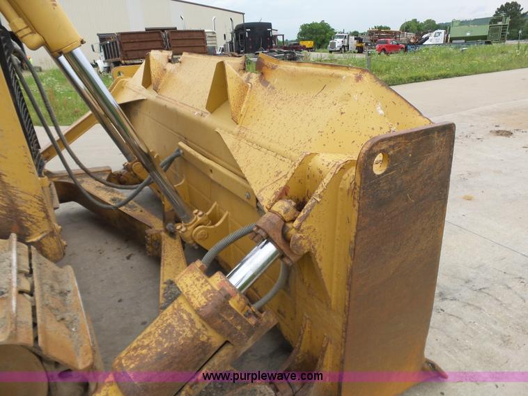 image for item K7165 1998 Caterpillar D6R XL dozer