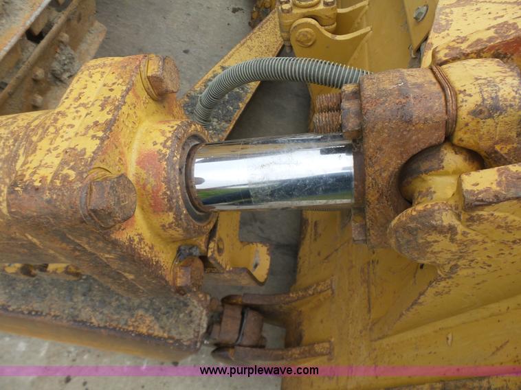 image for item K7165 1998 Caterpillar D6R XL dozer