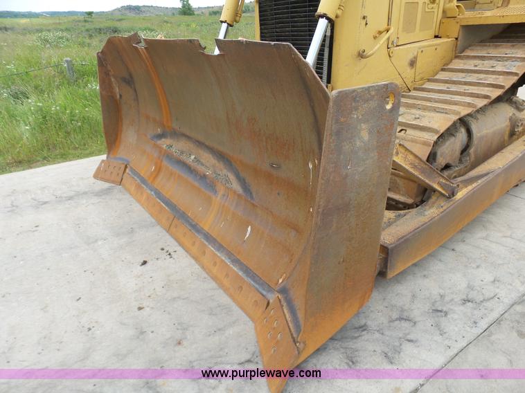 image for item K7165 1998 Caterpillar D6R XL dozer