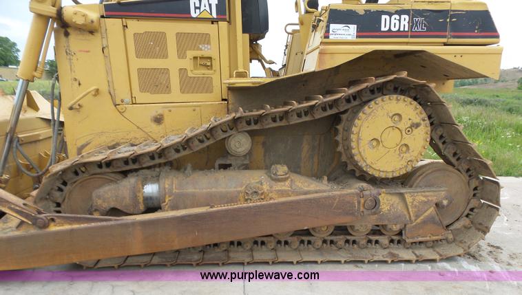 image for item K7165 1998 Caterpillar D6R XL dozer