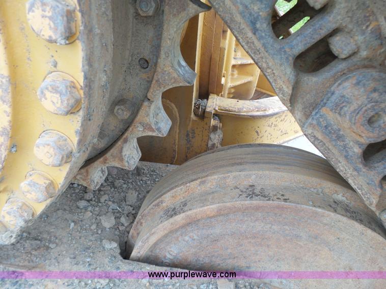 image for item K7165 1998 Caterpillar D6R XL dozer