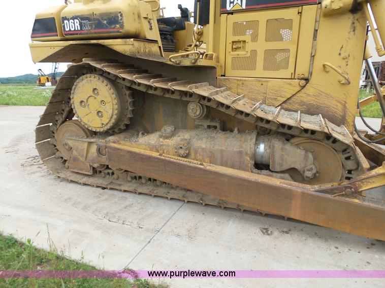 image for item K7165 1998 Caterpillar D6R XL dozer