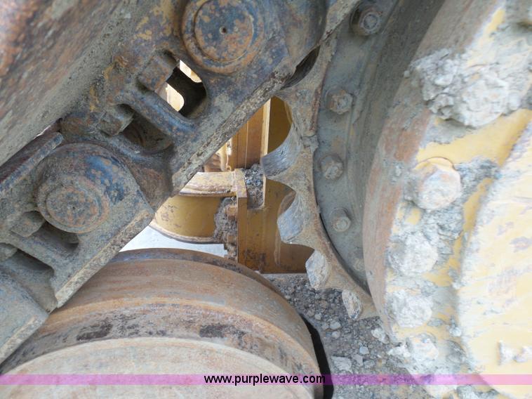 image for item K7165 1998 Caterpillar D6R XL dozer