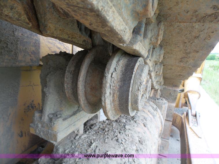 image for item K7165 1998 Caterpillar D6R XL dozer