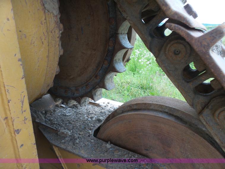 image for item K7165 1998 Caterpillar D6R XL dozer