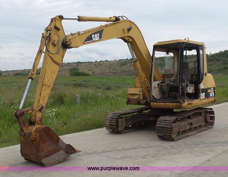 image for item K7166 1998 Caterpillar 307B mini excavator