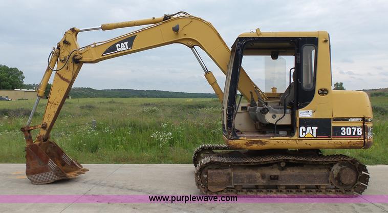 image for item K7166 1998 Caterpillar 307B mini excavator